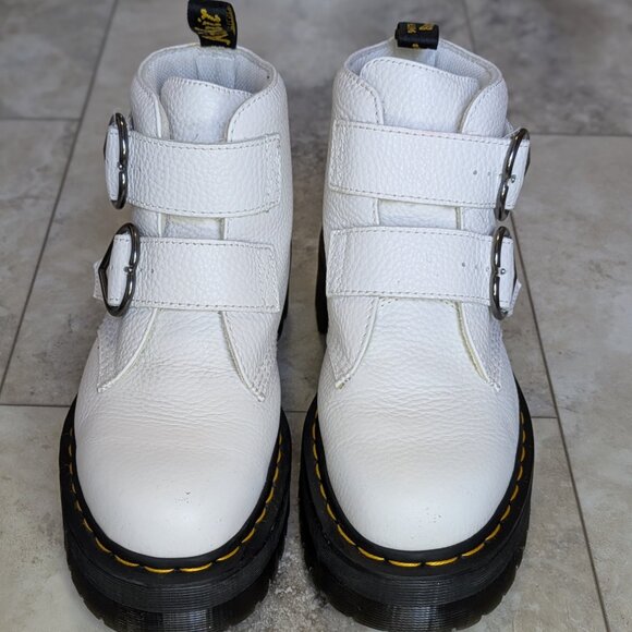 Doc Martens 'Devon Heart' Platform Boots (women's 9) - Picture 4 of 11